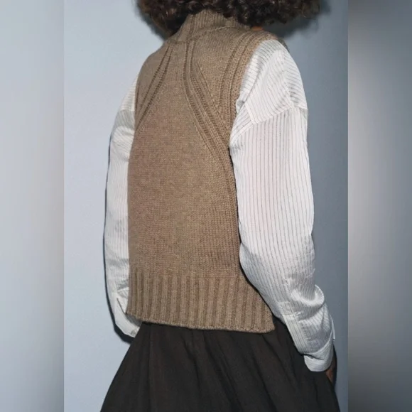 NWOT Zara wool blend high neck vest - Picture 4 of 9